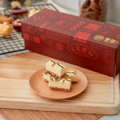 Alternative view of 里昂濃郁起士條(18入)